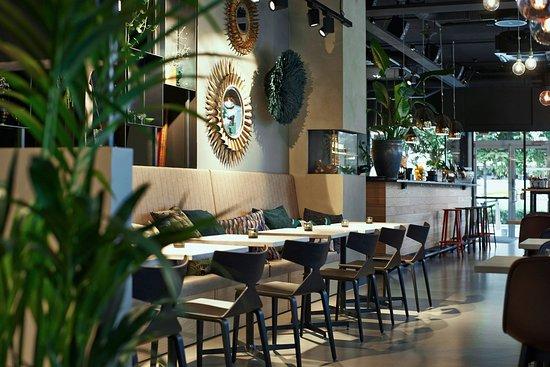 Vesper Bar